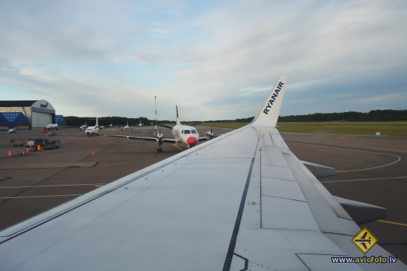 Boeing 737-8AS