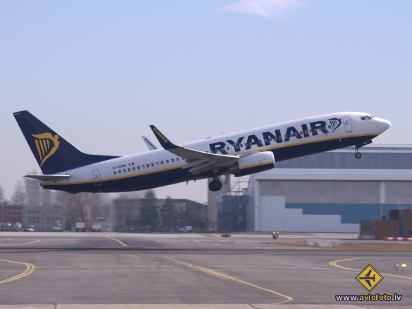 Boeing 737-8AS