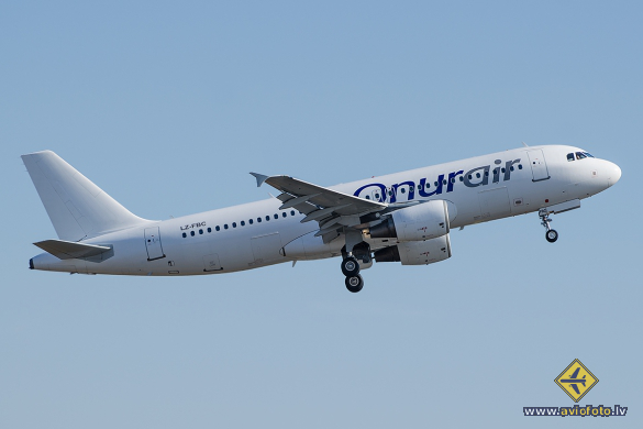 Airbus A320-214