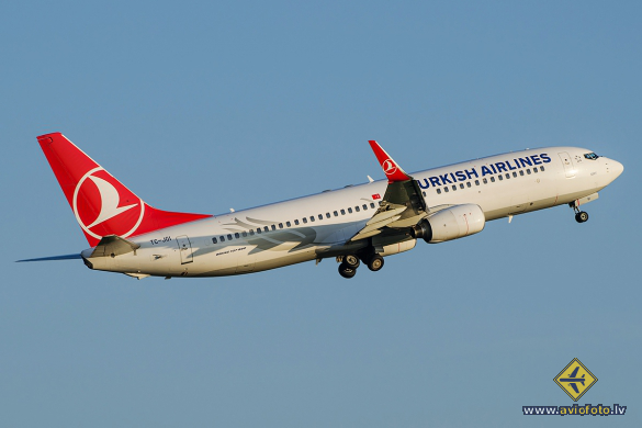 Boeing 737-8F2