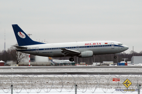 Boeing 737-3Q8