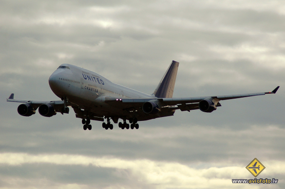 Boeing 747-422