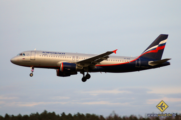 Airbus A320-214