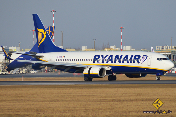 Boeing 737-8AS