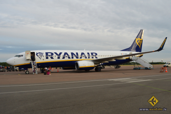 Boeing 737-8AS