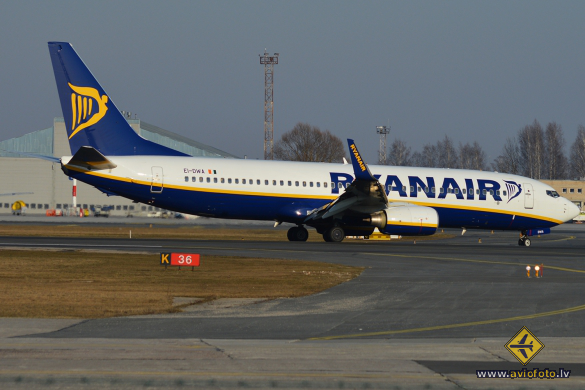 Boeing 737-8AS
