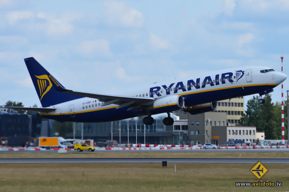 Boeing 737-8AS