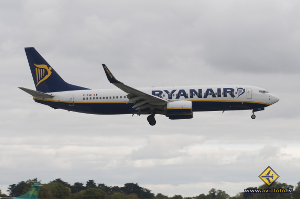 Boeing 737-8AS