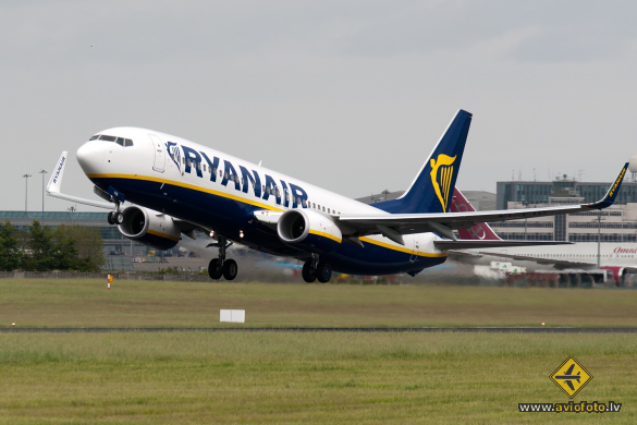 Boeing 737-8AS