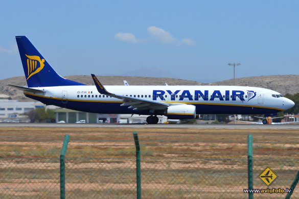 Boeing 737-8AS