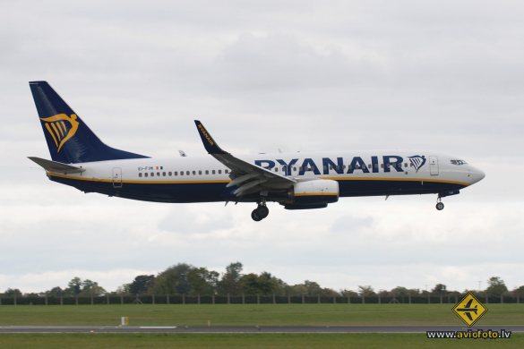 Boeing 737-8AS