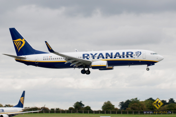 Boeing 737-8AS