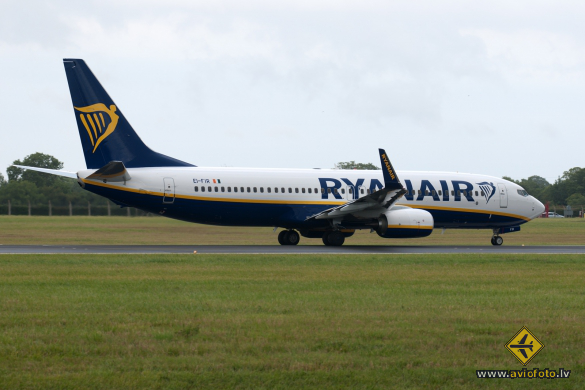 Boeing 737-8AS