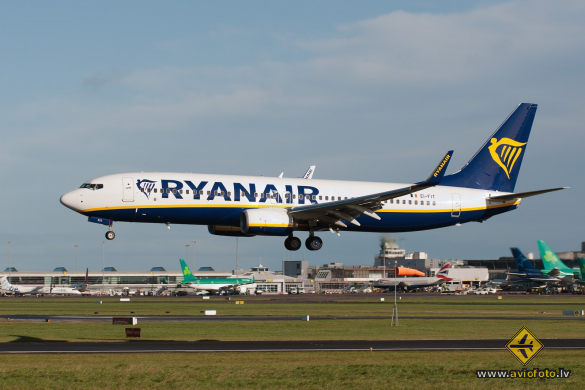 Boeing 737-8AS