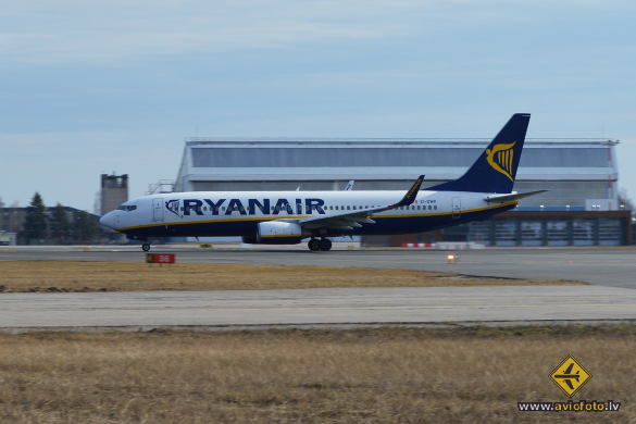 Boeing 737-8AS