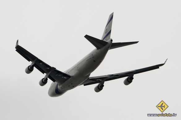 Boeing 747-458