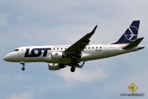 Embraer 170STD (ERJ-170-100STD)
