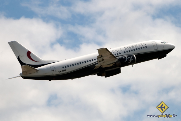 Boeing 737-329
