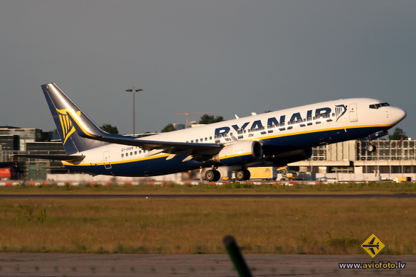 Boeing 737-8AS
