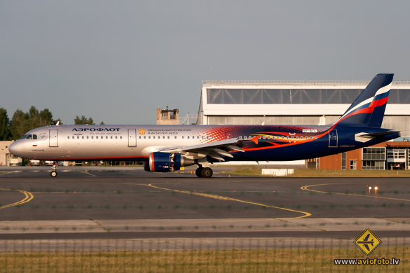 Airbus A321-211