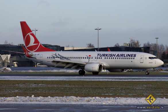 Boeing 737-8F2
