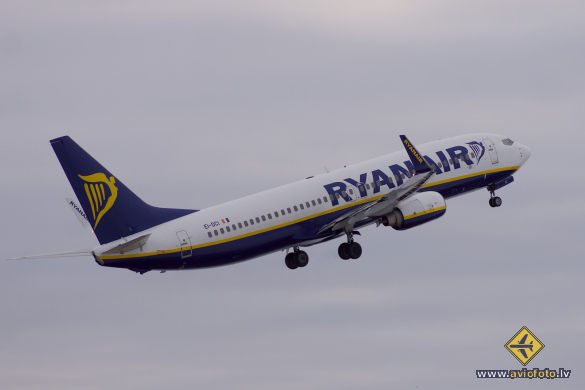 Boeing 737-8AS