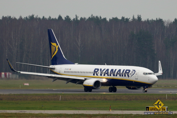 Boeing 737-8AS
