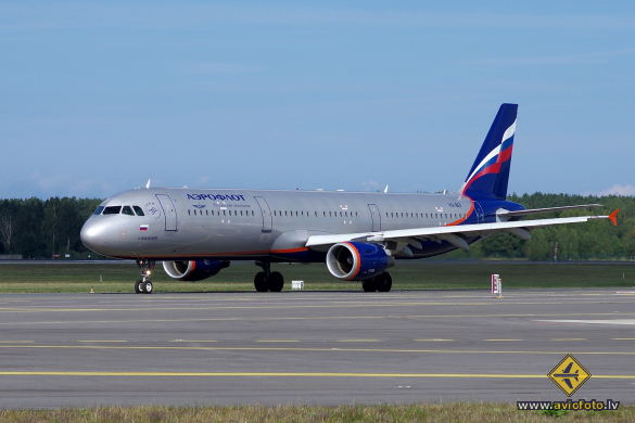 Airbus A321-211