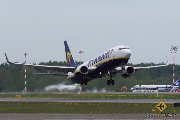 Boeing 737-8AS