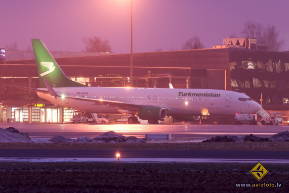 Boeing 737-82K