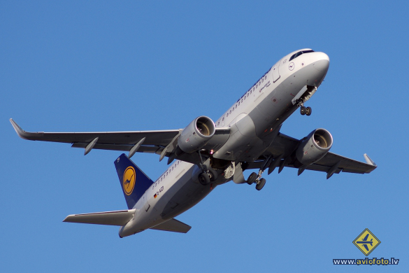 Airbus A320-214