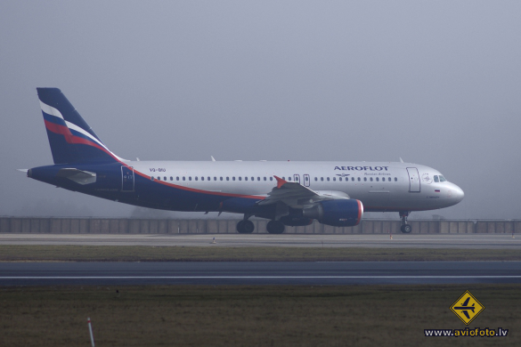 Airbus A320-214