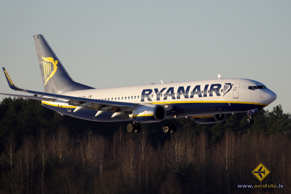Boeing 737-8AS