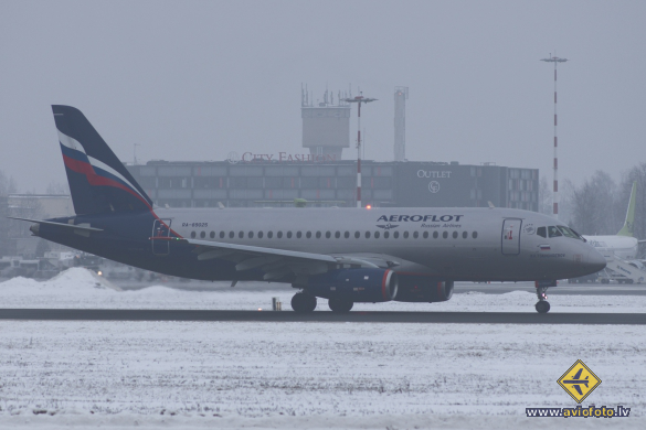 Sukhoi SSJ-100-95B Superjet 100 (RRJ-95B)