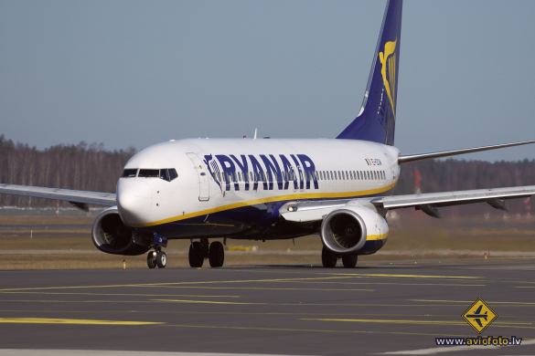 Boeing 737-8AS