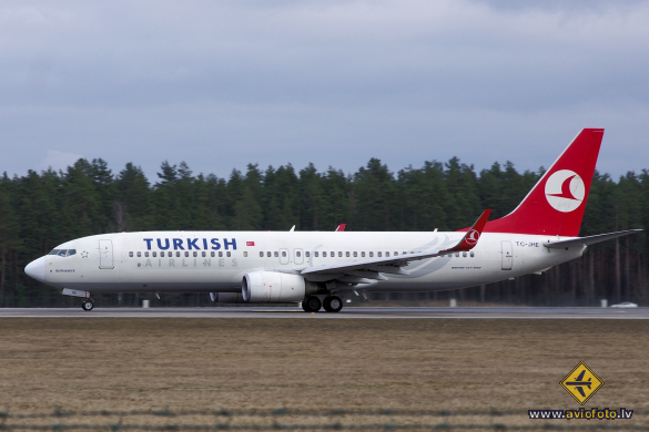 Boeing 737-8F2