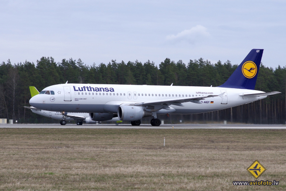 Airbus A320-211