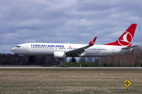 Boeing 737-8F2