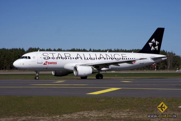 Airbus A320-214