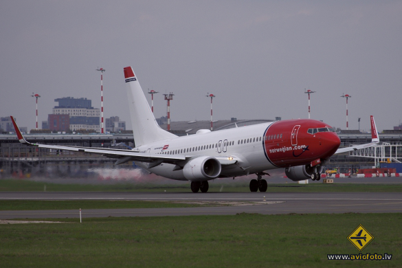 Boeing 737-8JP
