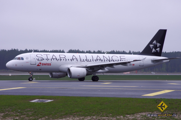 Airbus A320-214