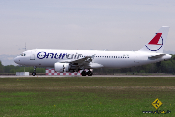 Airbus A320-214