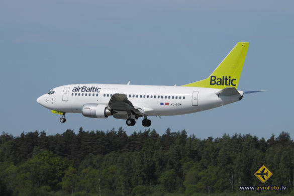 Boeing 737-522