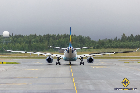 Airbus A330-343