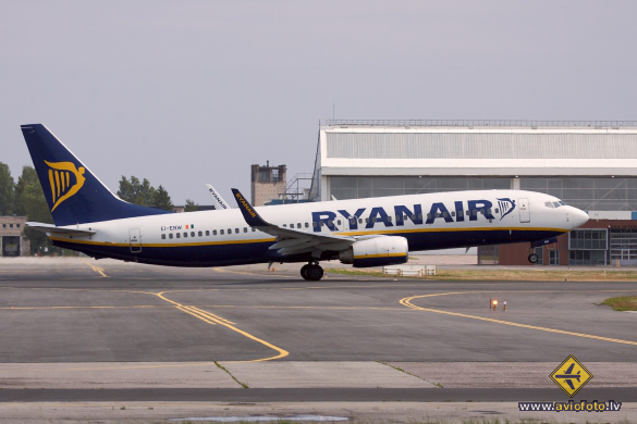 Boeing 737-8AS