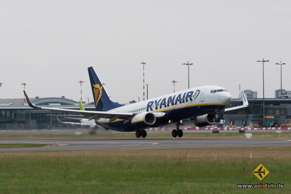 Boeing 737-8AS