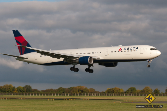 Boeing 767-432/ER