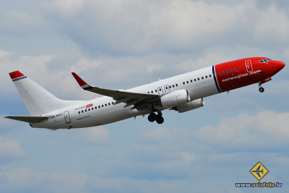 Boeing 737-8JP
