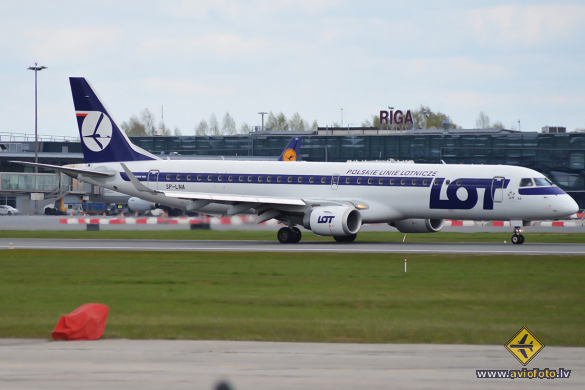 Embraer 195LR (ERJ-190-200LR)