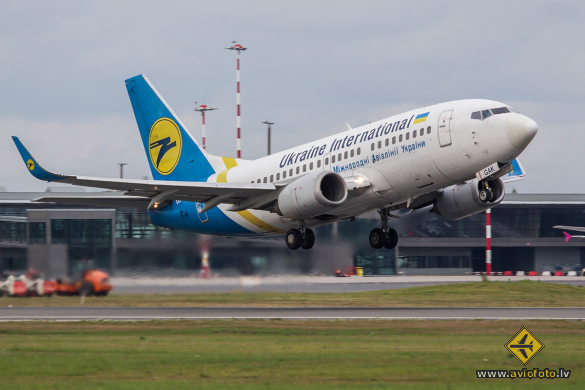 Boeing 737-5Y0